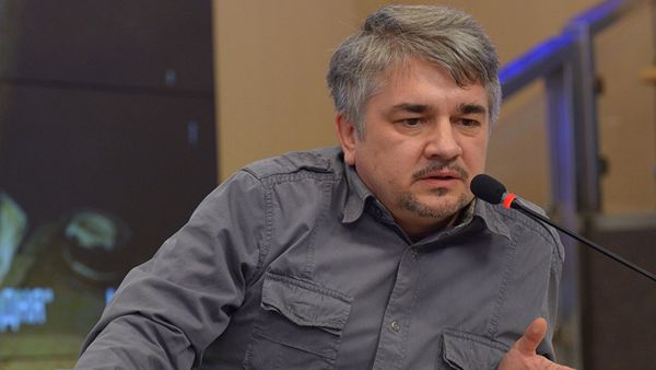 Политический эксперт Ростислав Ищенко - Sputnik Азербайджан