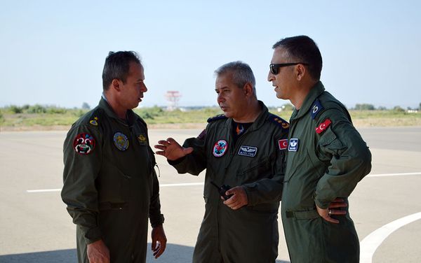 Самолеты F-16 ВВС Турции, участвующие в учениях “TurAz Qartalı-2017”, прибыли в Азербайджан - Sputnik Азербайджан