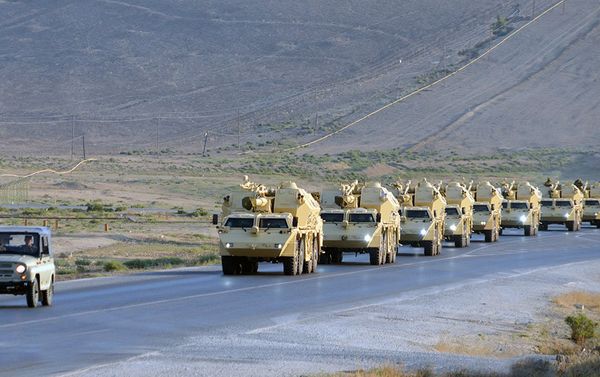 К учениям привлекаются до 15 тысяч военнослужащих - Sputnik Азербайджан