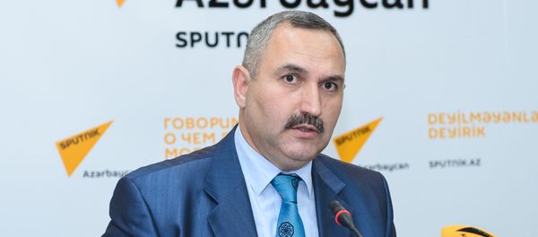 Руководитель Общественного объединения гуманитарной поддержки Хаят Азер Аллахверанов Руководитель Общественного объединения гуманитарной поддержки Хаят Азер Аллахверанов - Sputnik Азербайджан