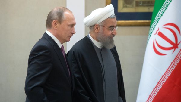 Президент России Владимир Путин (слева) и президент Исламской Республики Иран Хасан Роухани, архивное фото - Sputnik Азербайджан