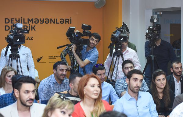 Пресс-конференция Розы Зяргрярли - Sputnik Азербайджан