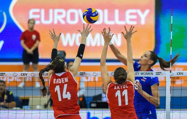Четвертьфинал чемпионата Европы 2017 среди женщин по волейболу. Матч между сборными России и Турции - Sputnik Азербайджан