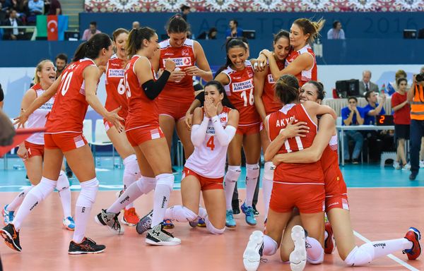 Четвертьфинал чемпионата Европы 2017 среди женщин по волейболу. Матч между сборными России и Турции - Sputnik Азербайджан