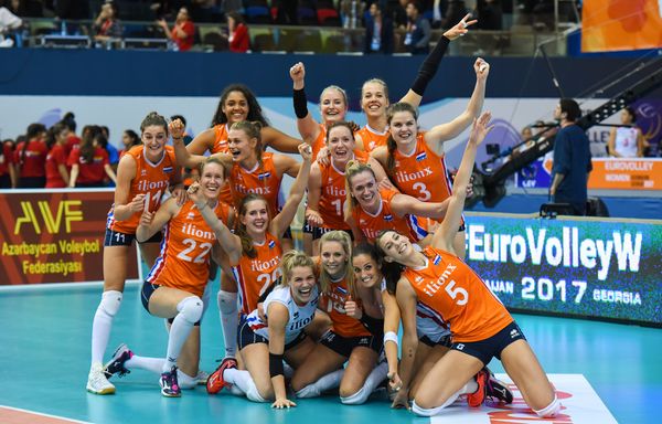 Полуфинал чемпионата Европы 2017 среди женщин по волейболу. Матч между сборными Азербайджана и Нидерландов - Sputnik Азербайджан