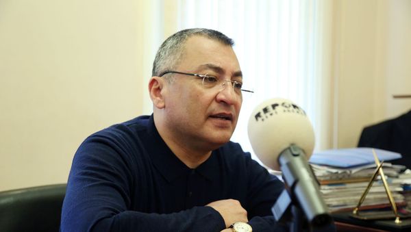 председатель Государственного комитета по делам беженцев и вынужденных переселенцев Ровшан Рзаев - Sputnik Азербайджан