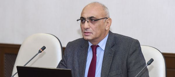 Заведующий отделением Республиканского центра сейсмологической службы при Национальной академии наук Азербайджана Тахир Мамедли - Sputnik Азербайджан