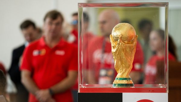 Представление кубка чемпионата мира 2018 в спортивном комплексе Красная звезда в Омске - Sputnik Азербайджан