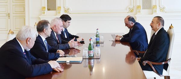 Встреча президента Азербайджана Ильхама Алиева с сопредседателями Минской группы ОБСЕ, 7 октября 2017 года - Sputnik Азербайджан