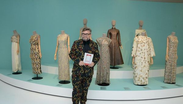 Выставка Модернизм и мода российского искусствоведа Александра Васильева в Баку - Sputnik Азербайджан