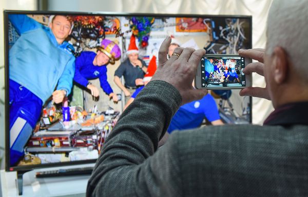 Выставка “Спутник-60”, посвященная первому запуску искусственного спутника земли в Российском информационно – культурном центре (РИКЦ) в Баку - Sputnik Азербайджан