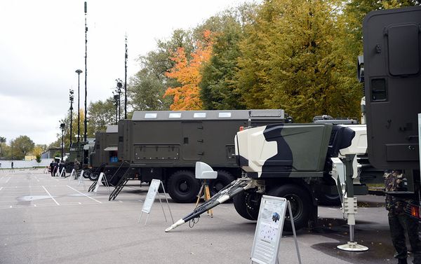 Министр обороны Азербайджана посетил Военную академию Республики Беларусь - Sputnik Азербайджан