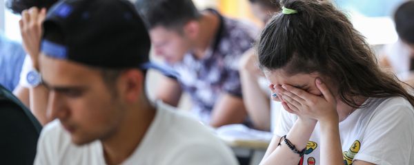 Студент в аудитории, фото из архива - Sputnik Азербайджан
