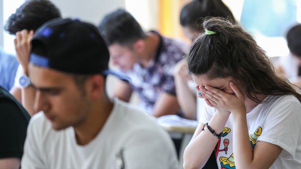 Студент в аудитории, фото из архива - Sputnik Азербайджан
