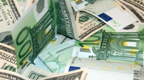 Dollar və avro - Sputnik Азербайджан