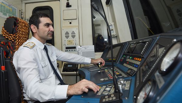 Bakı metropoliteninin maşinisti Abbas Abbasov - Sputnik Азербайджан