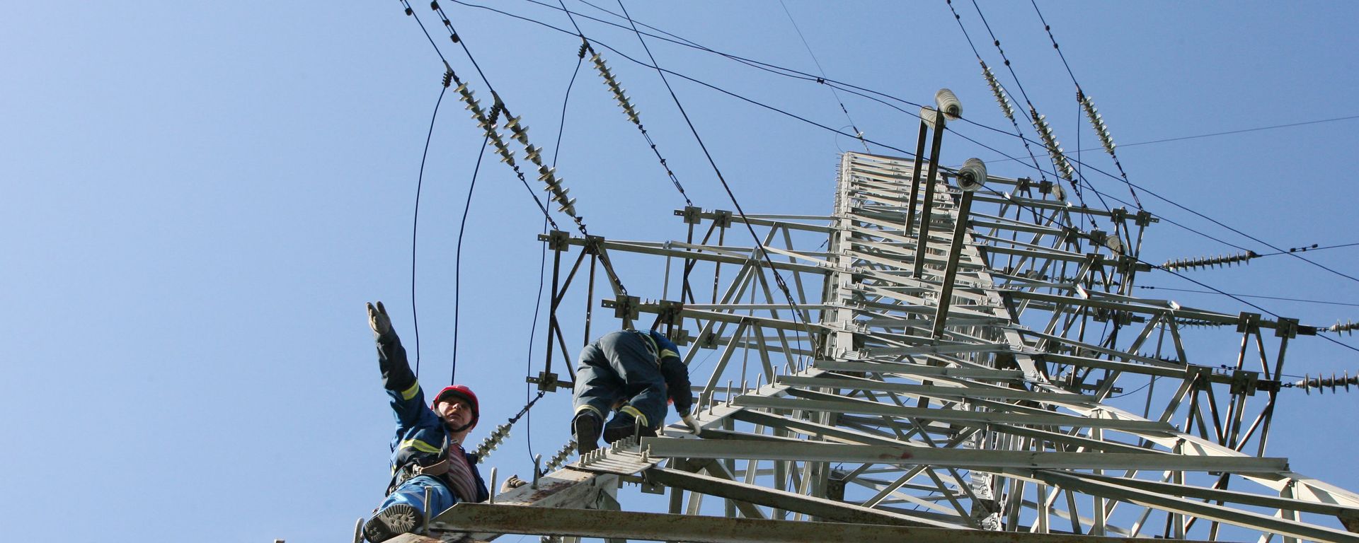 Проведение высотных монтажных работ - Sputnik Азербайджан, 1920, 14.10.2021