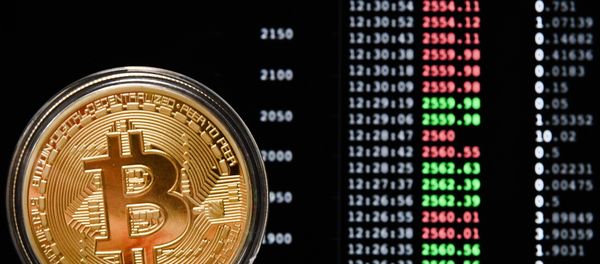 Криптовалюта биткойн, фото из архива - Sputnik Азербайджан