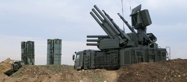 Зенитно-ракетный комплекс С-400 Триумф - Sputnik Азербайджан