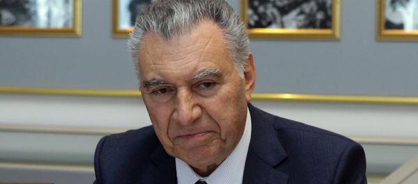 Вице-премьер, глава Госкомитета Азербайджана по делам беженцев и вынужденных переселенцев Али Гасанов - Sputnik Азербайджан