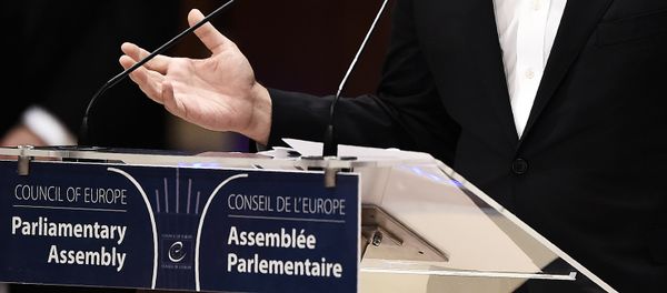 Трибуна в зале заседаний Парламентской Ассамблеи Совета Европы - Sputnik Азербайджан