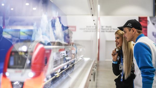 Выставка Youth Expo в главном медиацентре Олимпийского парка в Сочи в рамках XIX Всемирного фестиваля молодежи и студенчества - Sputnik Азербайджан
