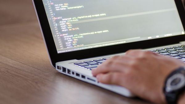 Программный код на экране компьютера, фото из архива - Sputnik Азербайджан