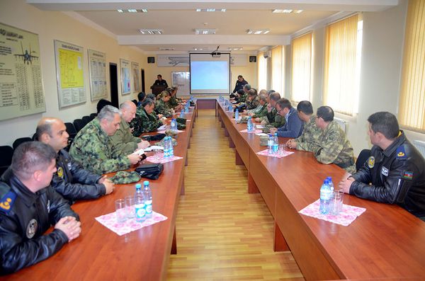 Военные атташе зарубежных стран, аккредитованные в Азербайджане, посетили базу Военно-воздушных сил - Sputnik Азербайджан
