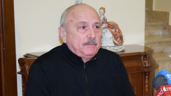 Главный режиссер Азербайджанского государственного русского драматического театра Александр Шаровский - Sputnik Азербайджан