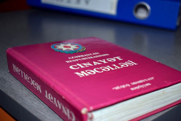 Пролить кровь для защиты: судьба бакинского студента под угрозой из-за мертвой статьи УК - Sputnik Азербайджан