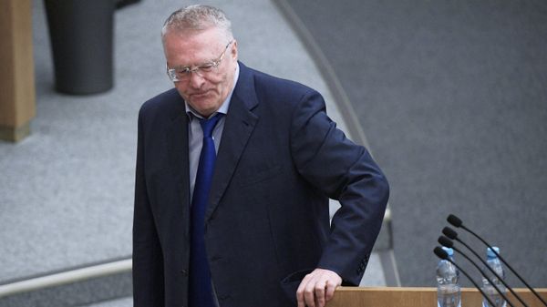 Руководитель фракции ЛДПР Владимир Жириновский на пленарном заседании Государственный Думы РФ - Sputnik Азербайджан