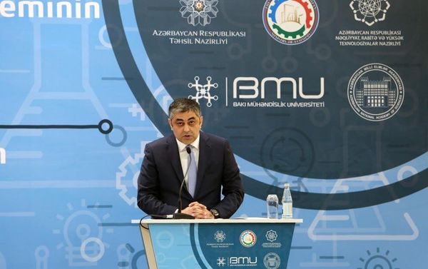 Министр транспорта, связи и высоких технологий Рамин Гулузаде: в числе приоритетов — привлечение местных инвесторов к стартаповским проектам в секторе ИКТ страны - Sputnik Азербайджан