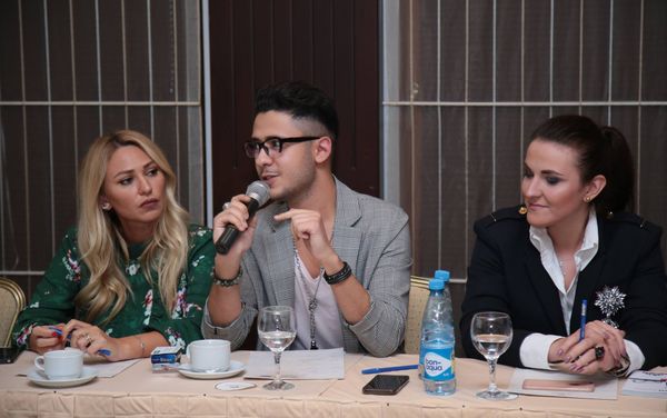 Встреча известных и начинающих азербайджанских дизайнеров Baku Fashion Club - Sputnik Азербайджан