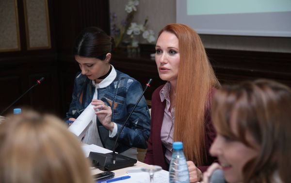 Встреча известных и начинающих азербайджанских дизайнеров Baku Fashion Club - Sputnik Азербайджан