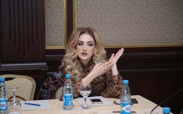Встреча известных и начинающих азербайджанских дизайнеров Baku Fashion Club - Sputnik Азербайджан