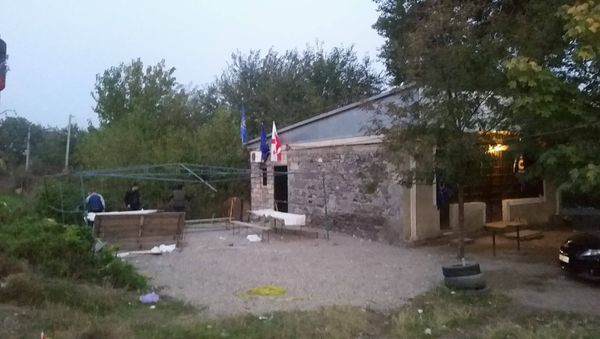 Избирательный штаб правящей партии Грузинская мечта — демократическая Грузия в селе Кизиладжло Марнеульского района Грузии, 20 октября 2017 года - Sputnik Азербайджан