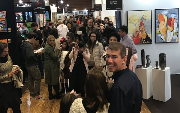 Международный фестиваль современного искусства Art Shopping. Выставочный зал Карусель де Лувр, Париж. 20 октября 2017 года - Sputnik Азербайджан