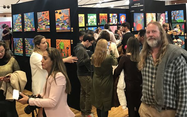 Международный фестиваль современного искусства Art Shopping. Выставочный зал Карусель де Лувр, Париж. 20 октября 2017 года - Sputnik Азербайджан