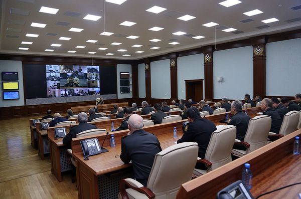 Министр обороны дал указания войскам по немедленному и решительному пресечению провокаций противника - Sputnik Азербайджан