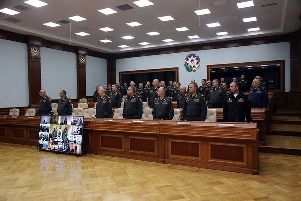 Министр обороны дал указания войскам по немедленному и решительному пресечению провокаций противника - Sputnik Азербайджан