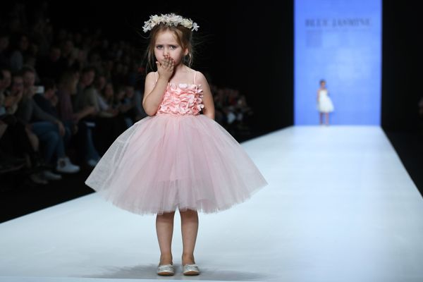 Mercedes-Benz Fashion Week Russia. День первый - Sputnik Азербайджан