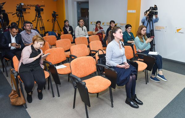Пресс-конференция, посвященная сейсмологической ситуации в Азербайджане и на Кавказе в мультимедийном пресс-центре Sputnik Азербайджан - Sputnik Азербайджан