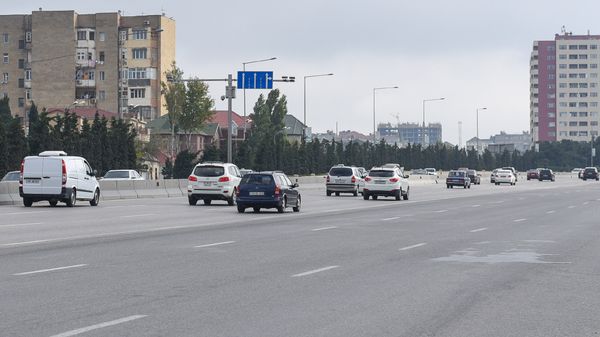 Движение транспорта в Баку, фото из архива - Sputnik Азербайджан