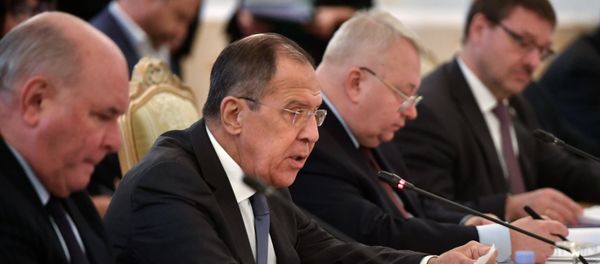Министр иностранных дел РФ Сергей Лавров на заседании Совета глав субъектов РФ в Доме приемов МИД России, 27 октября 2017 года - Sputnik Азербайджан