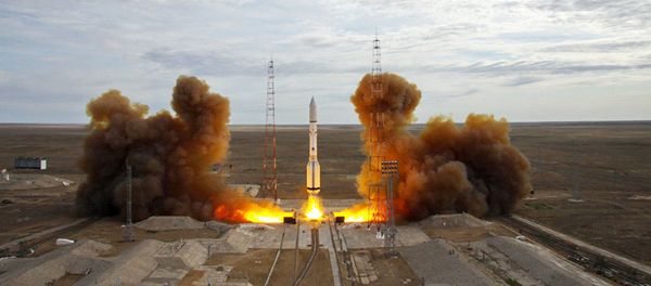 Старт ракеты-носителя Протон-М с Байконура, фото из архива - Sputnik Азербайджан