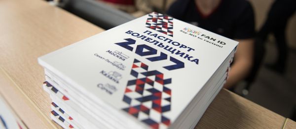 Паспорт болельщика в центре выдачи паспортов болельщиков Кубка конфедераций FIFA 2017 в Сочи - Sputnik Азербайджан