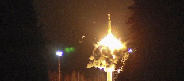 Запуск межконтинентальной баллистической ракеты с космодрома Плесецк. 26 октября 2017 года - Sputnik Азербайджан