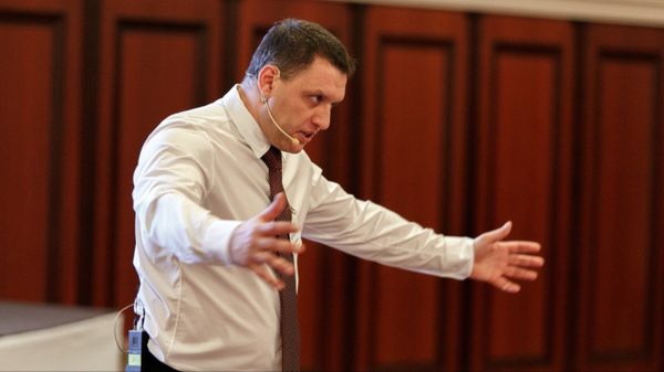 Заместитель декана факультета коммуникаций, медиа и дизайна ВШЭ Дмитрий Шелухин - Sputnik Азербайджан
