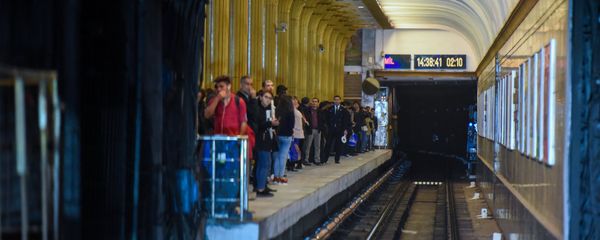 Вид из туннеля на одну из станций Бакинского метрополитена, архивное фото - Sputnik Азербайджан