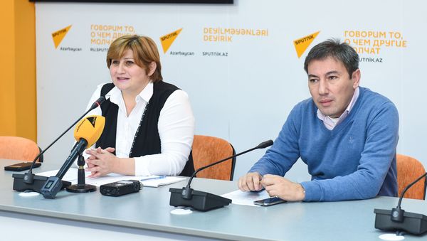Обсуждения по поиску путей решения социально-психологических проблем азербайджанских женщин прошли в мультимедийном пресс-центре Sputnik Азербайджан. - Sputnik Азербайджан